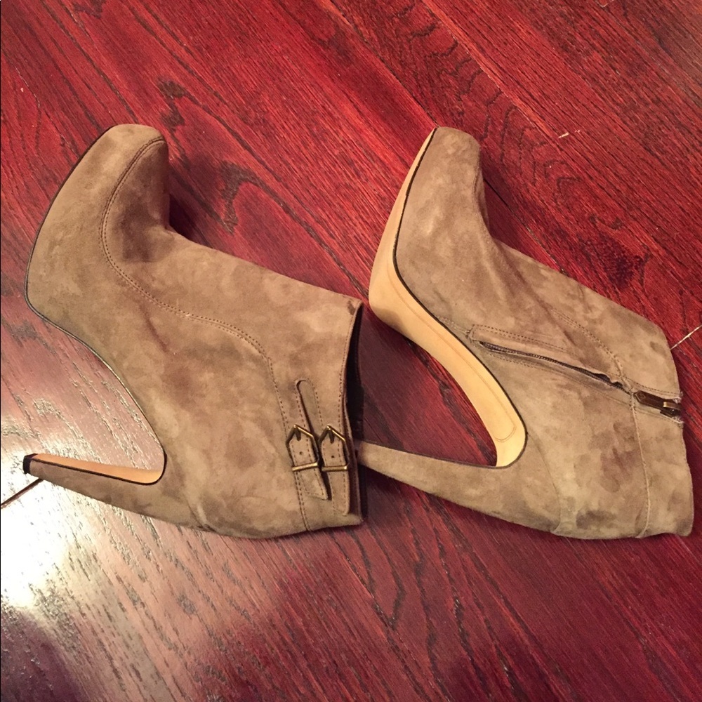 Sam Edelman women’s army green kit zip up ankle boots size 10